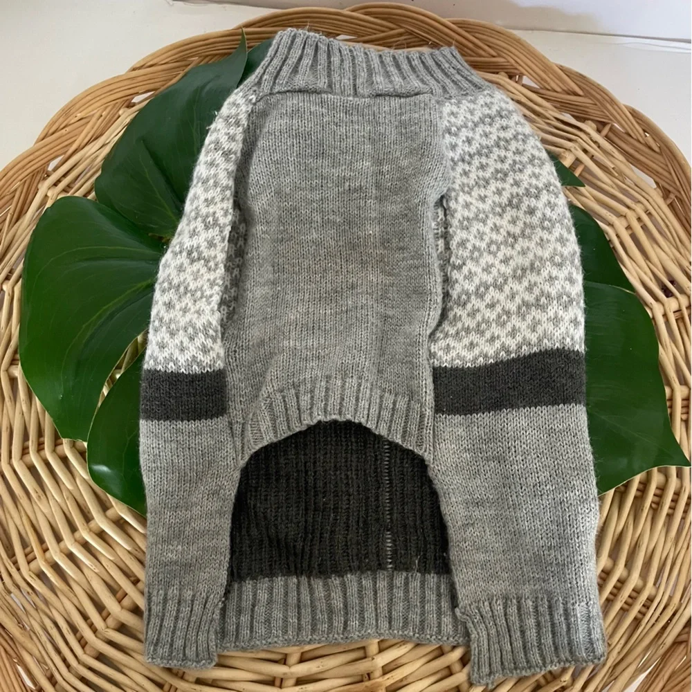 Vibrant Life Gray button front Dog Sweater cardigan Small Very good condition